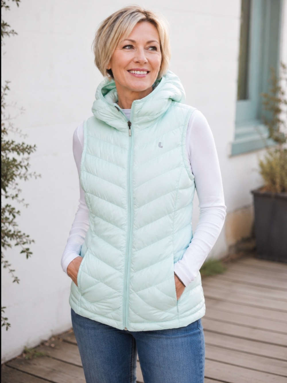 LOLE 90% Duck Down Puffer Vest Small Ice Green Quilted Hooded Lightweight